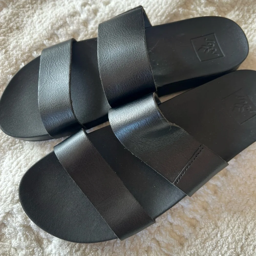 Reef Cushion Vista - Picture 3 of 6